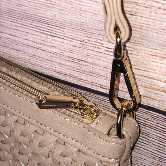 Charming Charlie Basket Weave Wristlet Crossbody - Picture 6 of 9